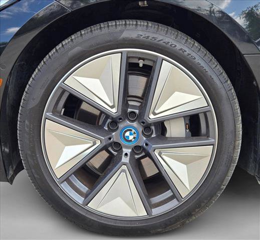 Used 2024 BMW i4 eDrive35 w/ Convenience Package image 24