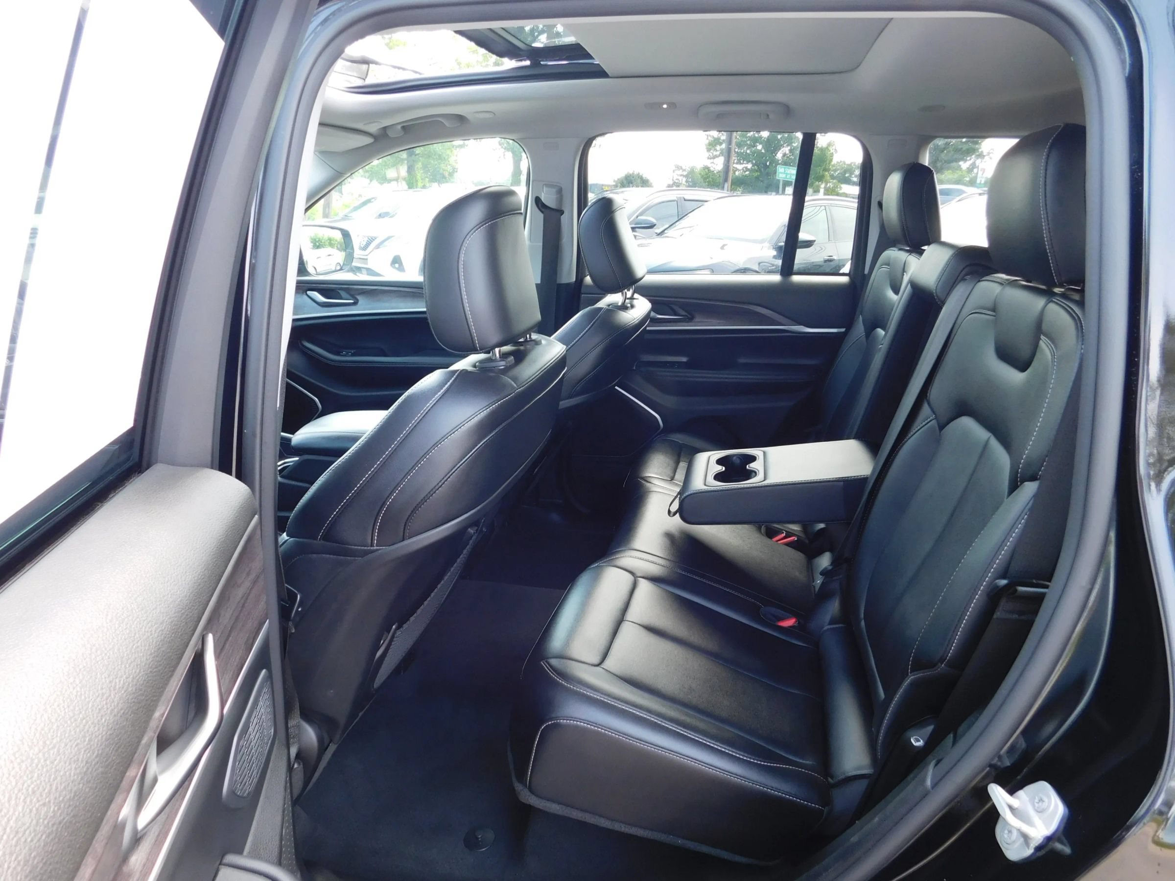 Used 2024 Jeep Grand Cherokee Limited 4xe AWD/4WD image 13