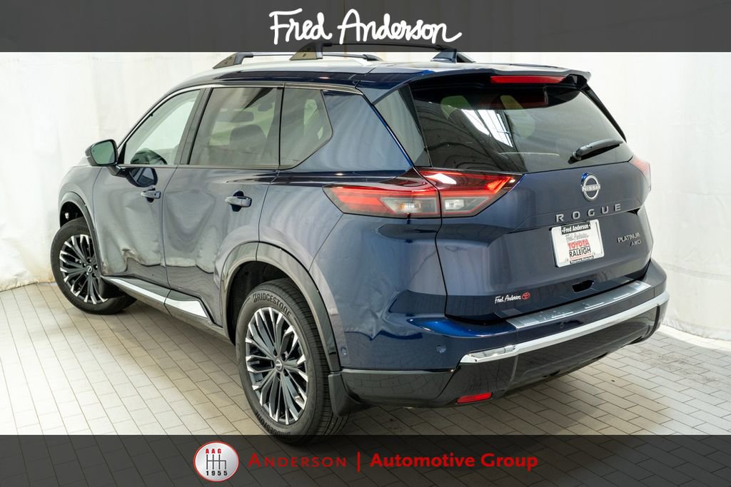 Used 2025 Nissan Rogue Platinum AWD/4WD image 3
