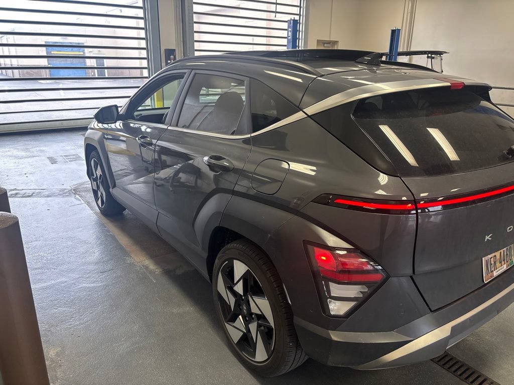 Used 2024 Hyundai Kona Limited FWD image 7