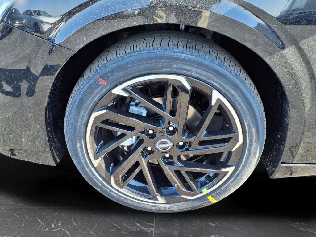 New 2026 Nissan Sentra SR w/ SR Premium Package FWD image 8