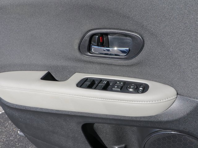 Used 2021 Honda HR-V LX image 14