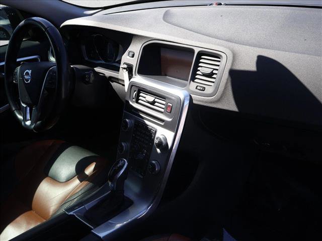 Used 2018 Volvo V60 T5 Cross Country w/ Convenience Package image 27