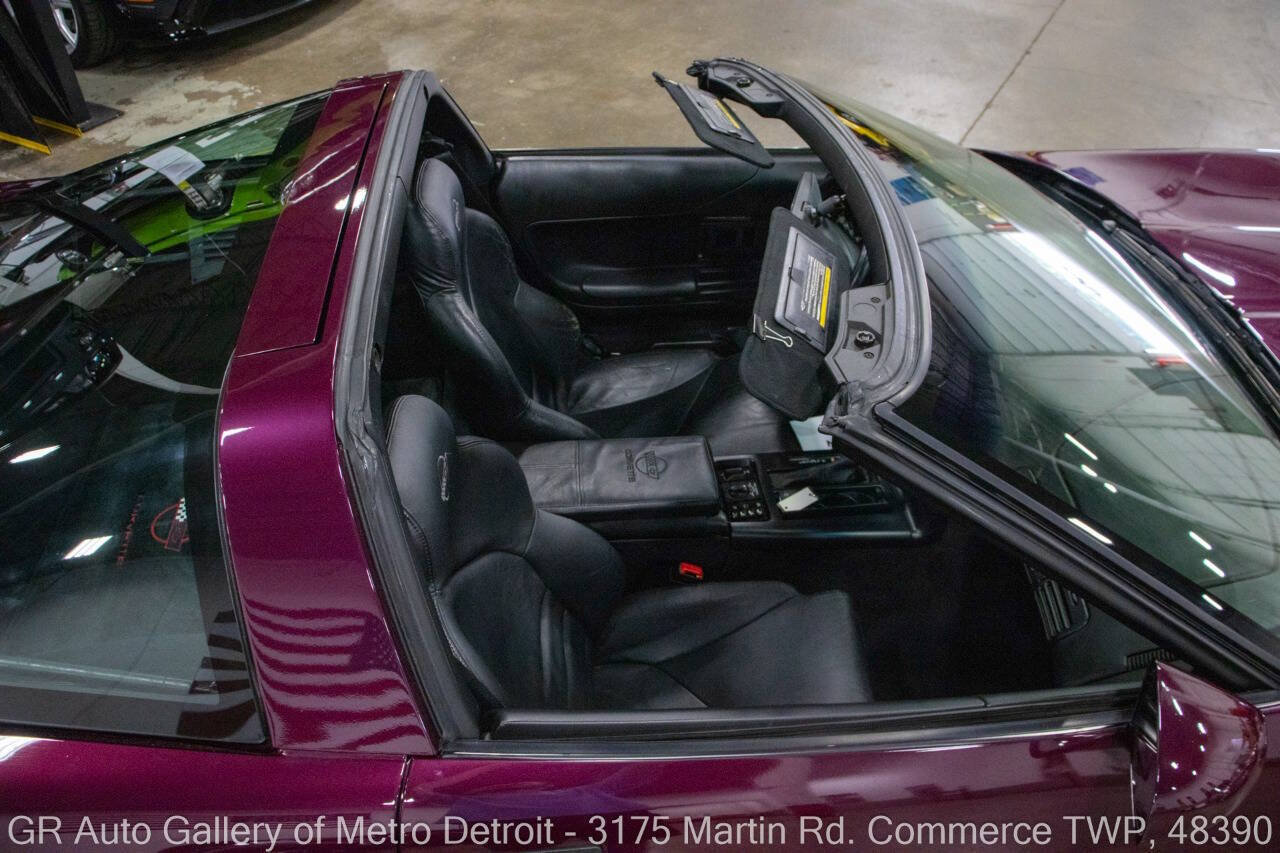 Used 1995 Chevrolet Corvette Coupe RWD image 15