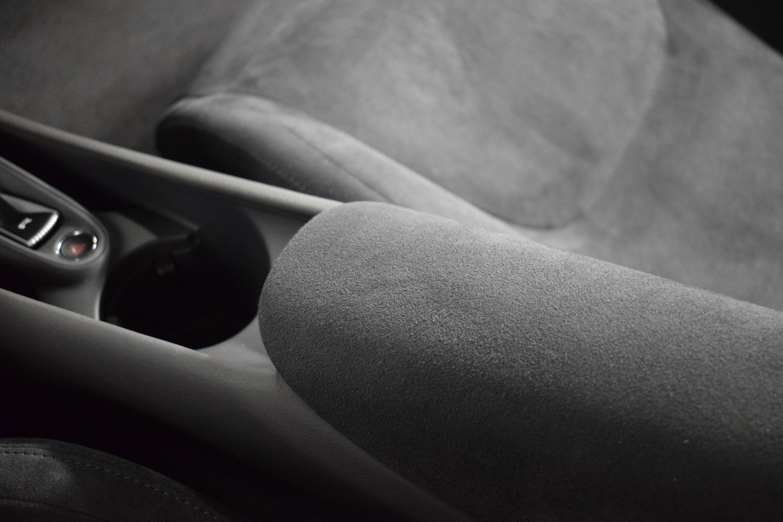 Used 2023 McLaren Artura image 30