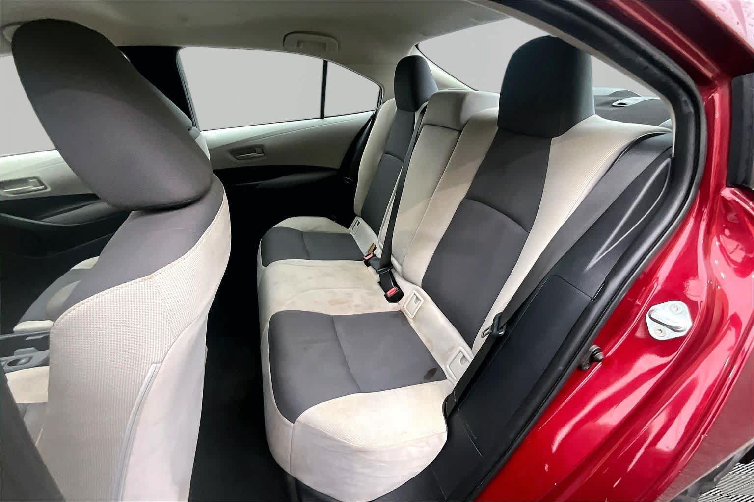 Used 2025 Toyota Corolla LE FWD image 21