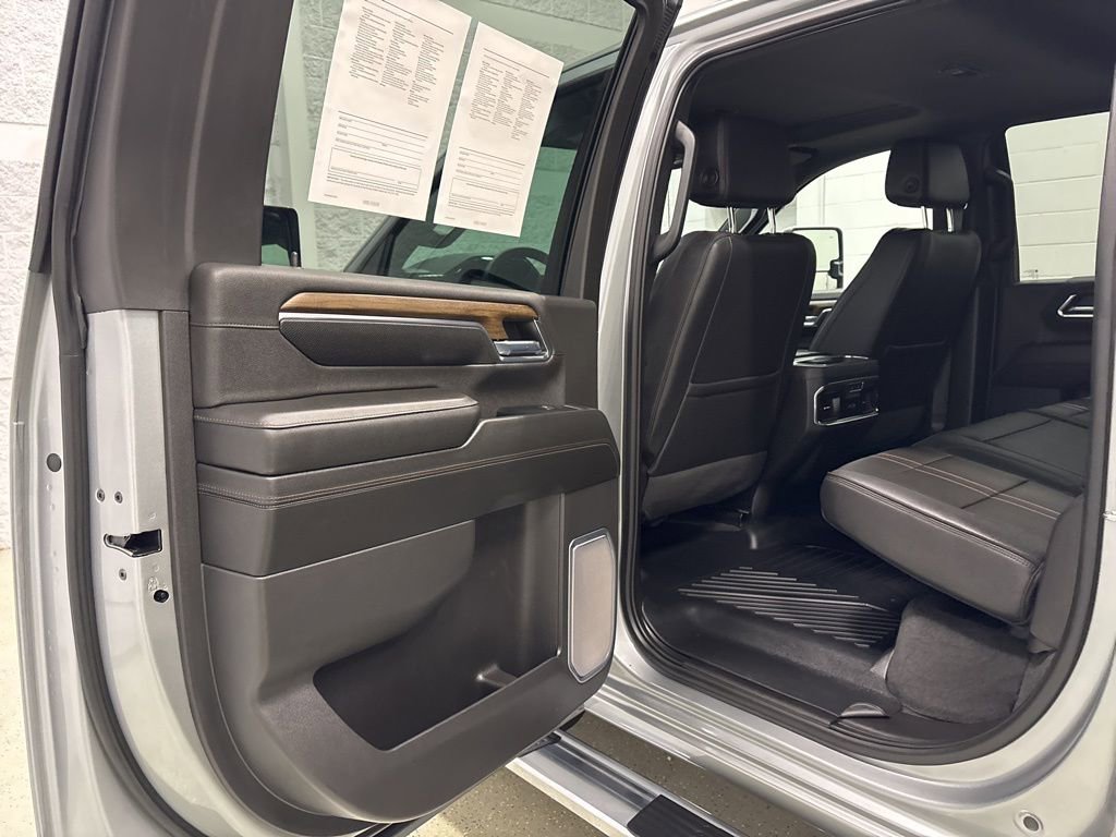 Used 2024 Chevrolet Silverado 3500 High Country w/ High Country Premium Package AWD/4WD image 34