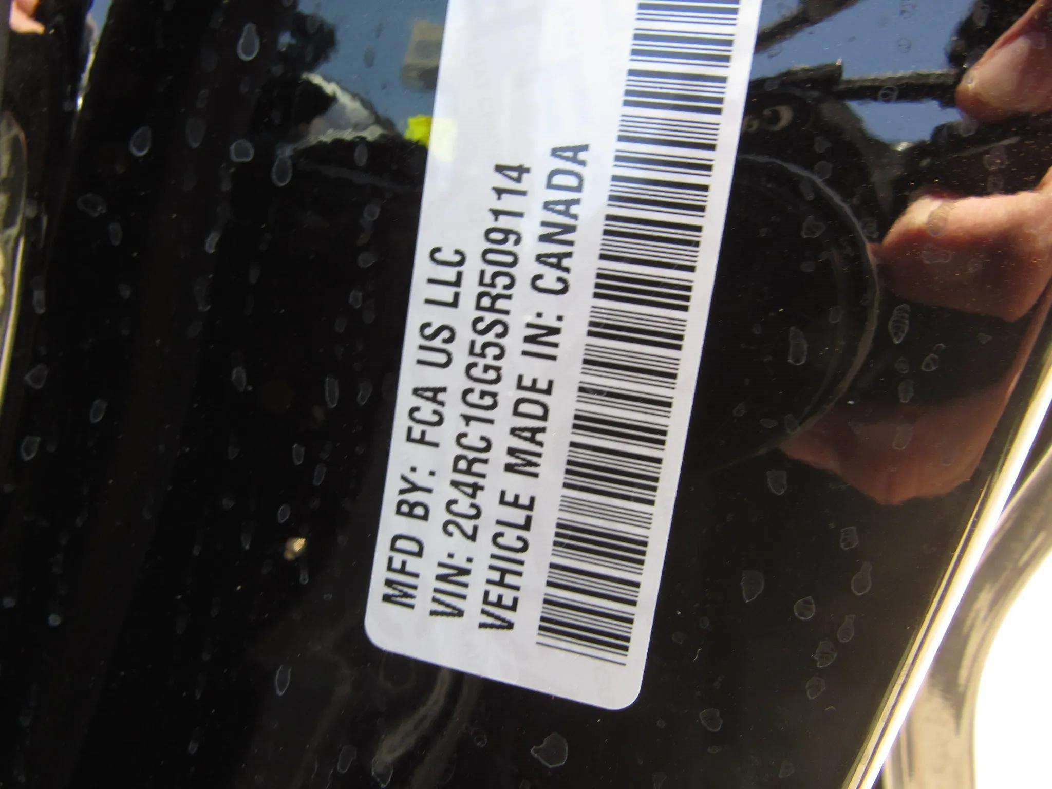 Used 2025 Chrysler Pacifica Limited FWD image 30