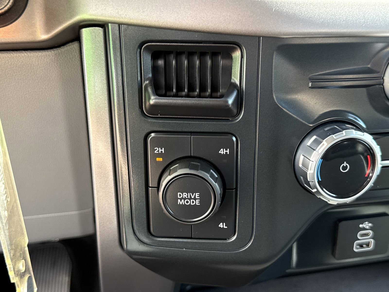 Used 2025 Ford F150 XLT w/ Equipment Group 301A Standard image 24