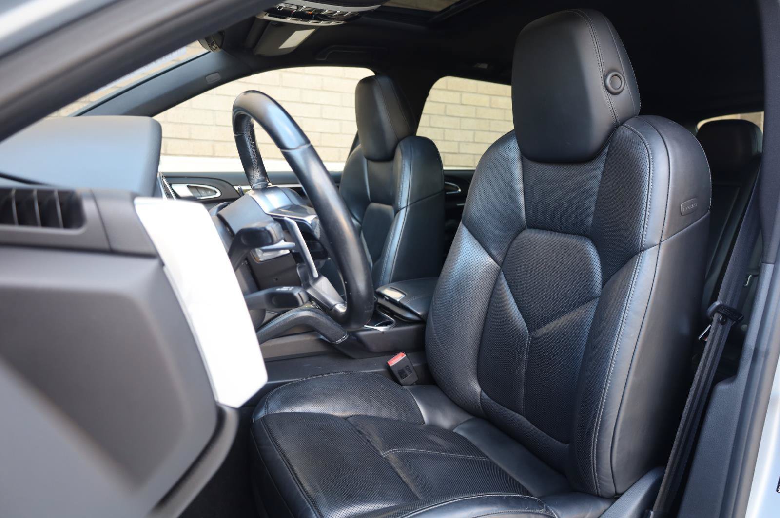 Used 2016 Porsche Cayenne AWD/4WD image 16