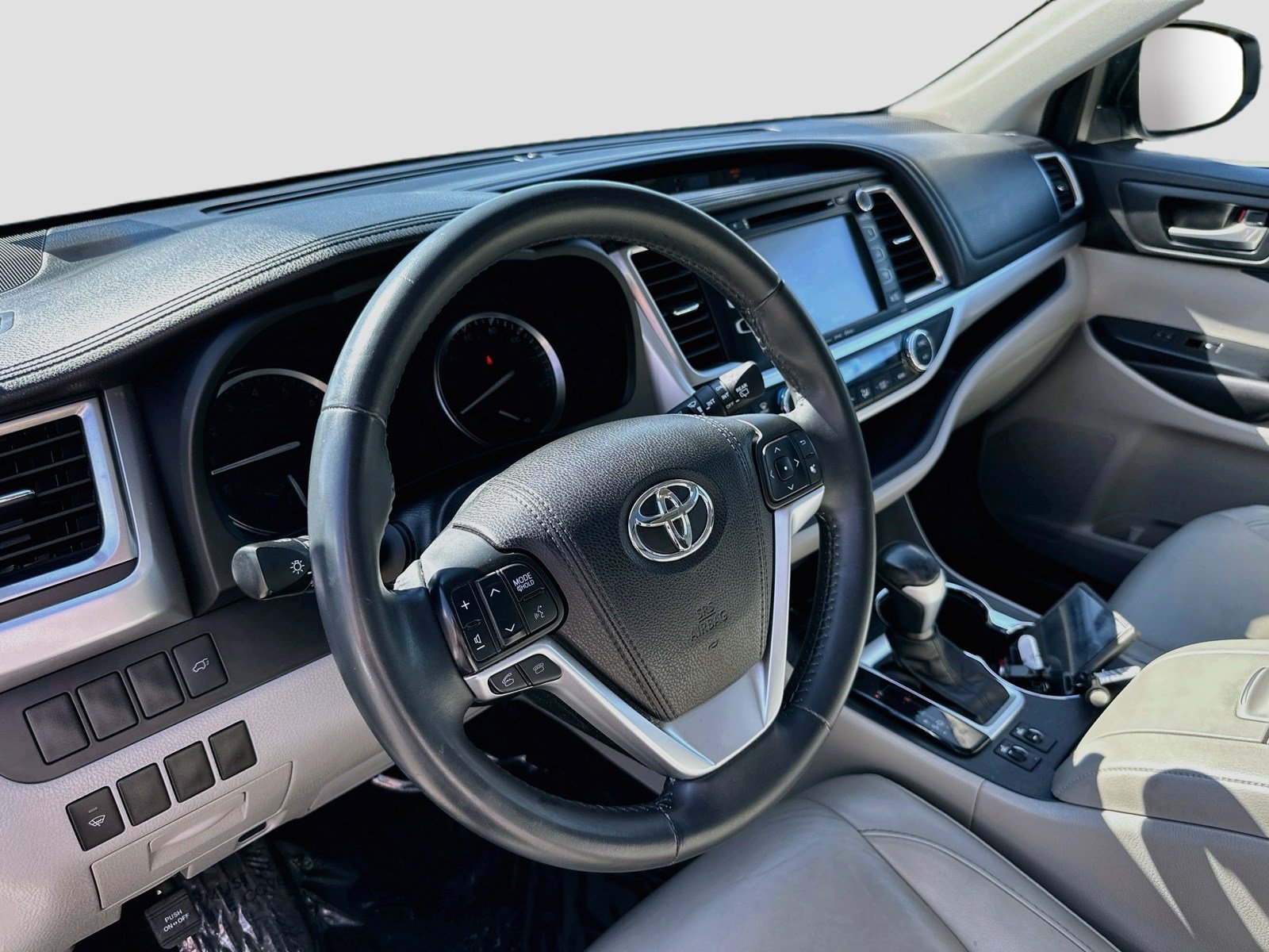 Used 2016 Toyota Highlander XLE AWD/4WD image 7
