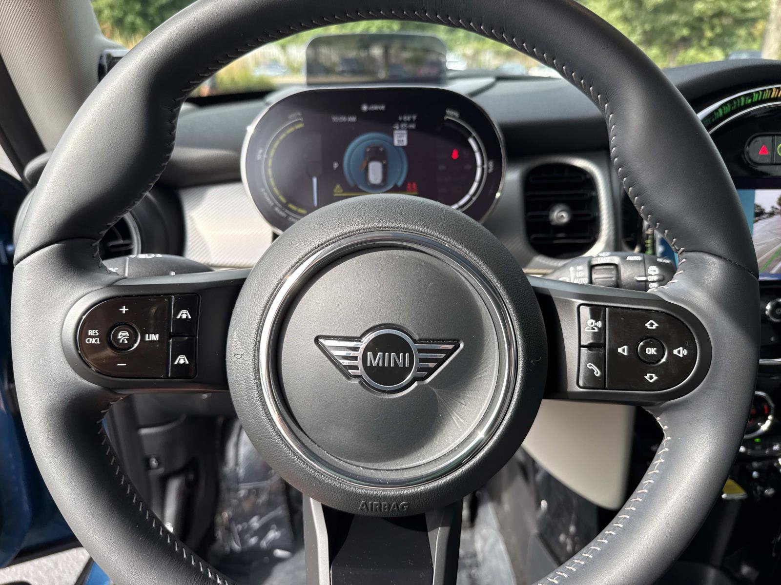 Used 2024 MINI Cooper SE FWD image 24