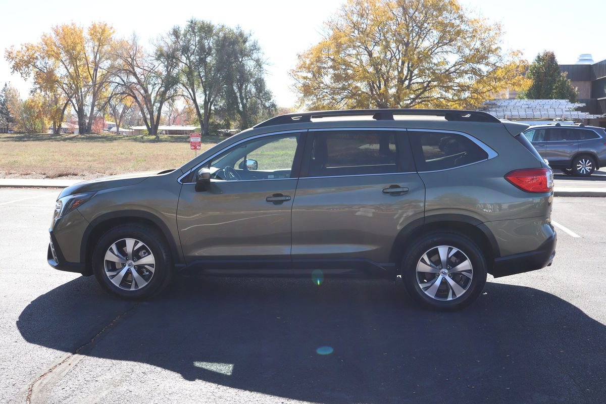 Used 2023 Subaru Ascent Premium w/ Convenience Package image 9