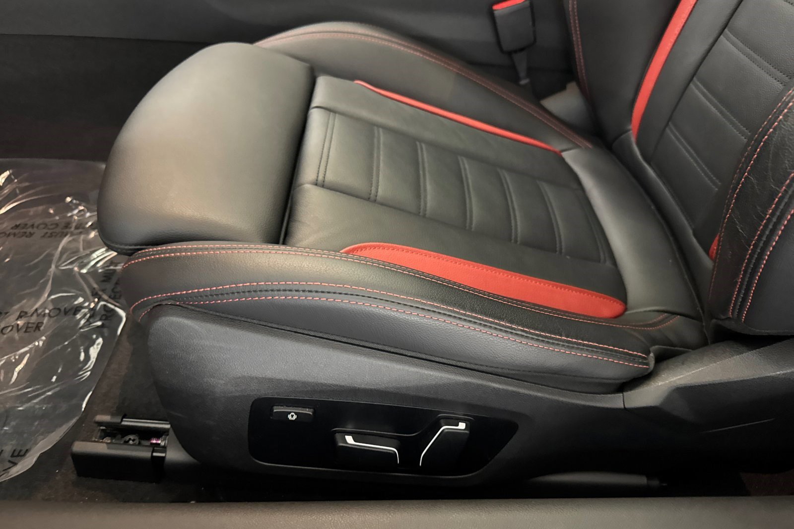 Used 2025 BMW 230i Coupe w/ M Sport Package image 14