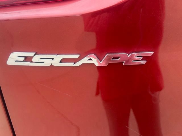 Used 2016 Ford Escape SE w/ Equipment Group 201A AWD/4WD image 29