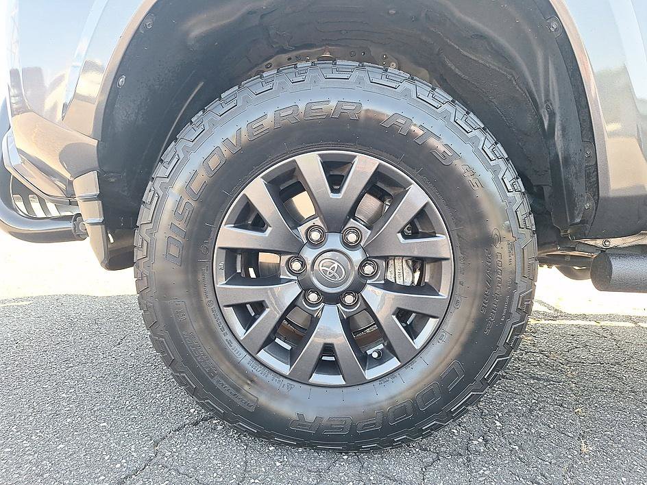 Used 2021 Toyota Tacoma SR5 RWD image 8