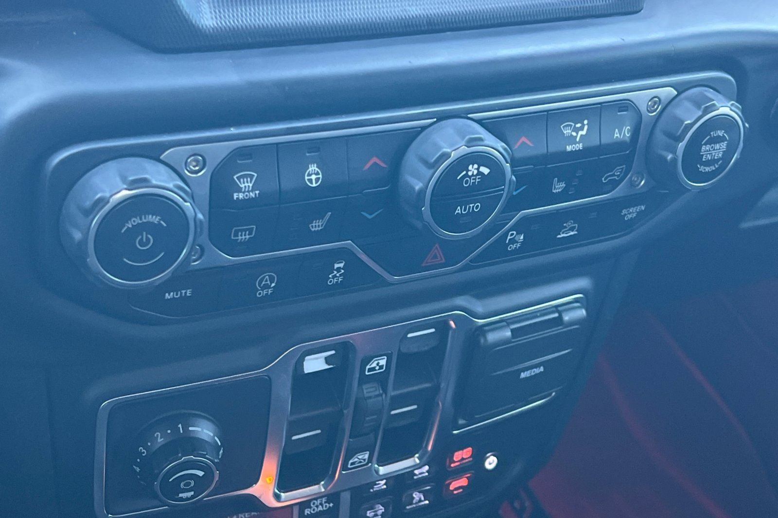 Used 2021 Jeep Gladiator Rubicon AWD/4WD image 21