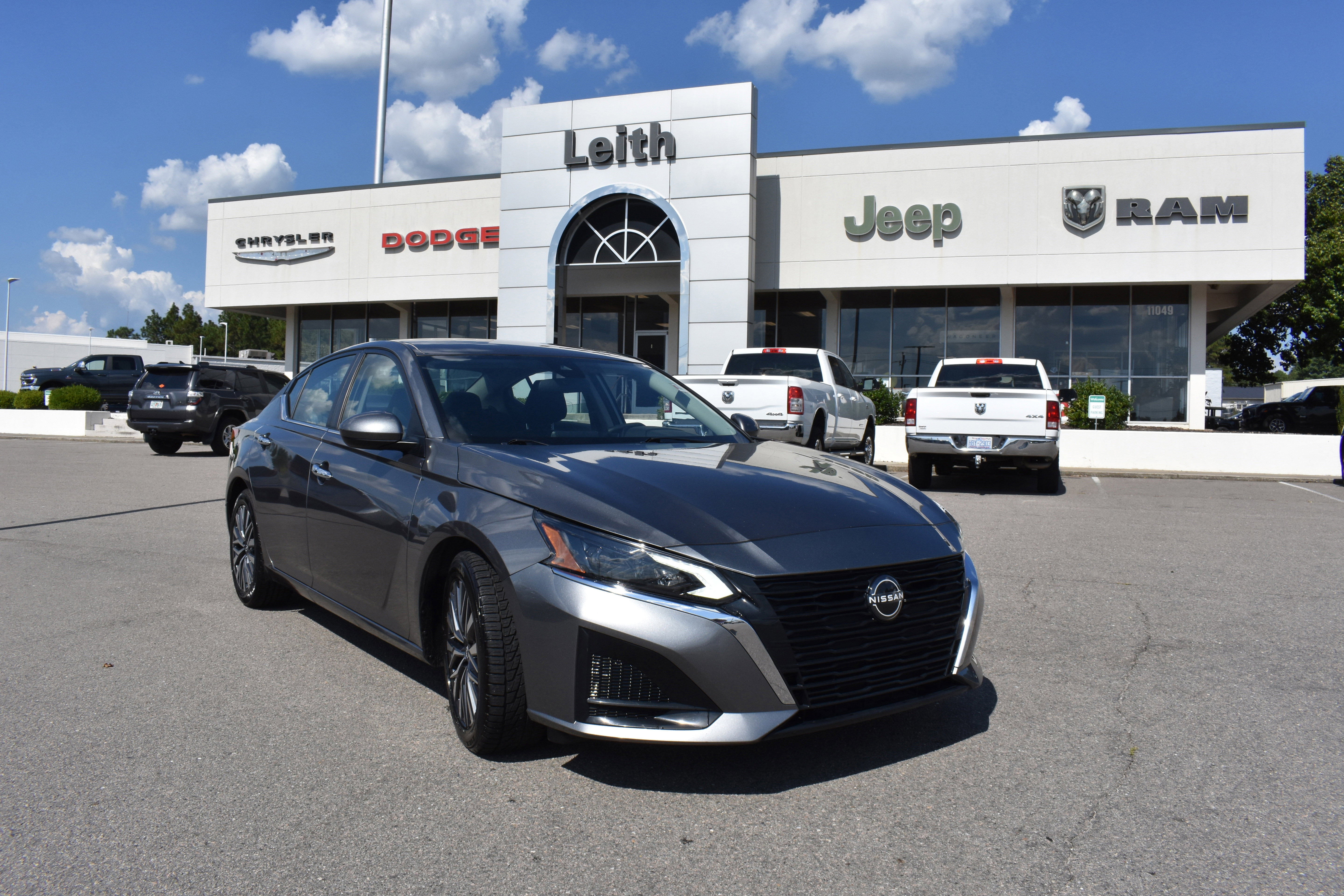 Used 2023 Nissan Altima 2.5 SV