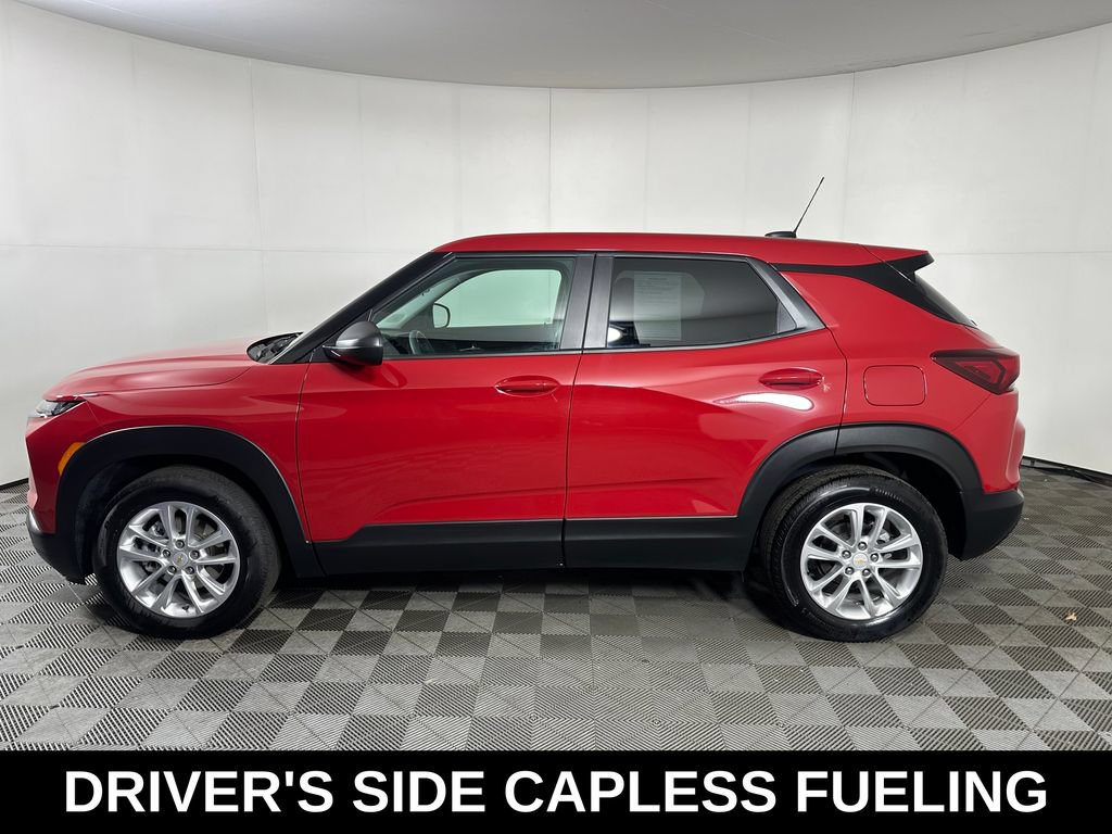 Used 2026 Chevrolet TrailBlazer LS w/ LS Convenience Package FWD image 2