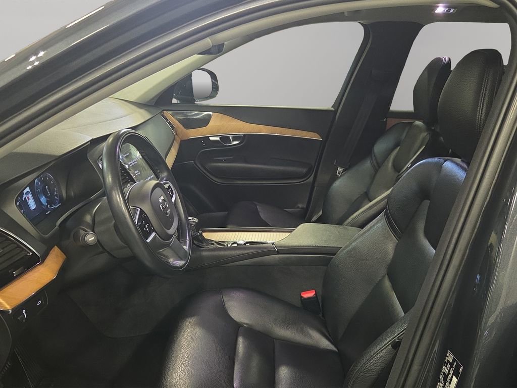 Used 2022 Volvo XC90 T6 Momentum AWD/4WD image 8