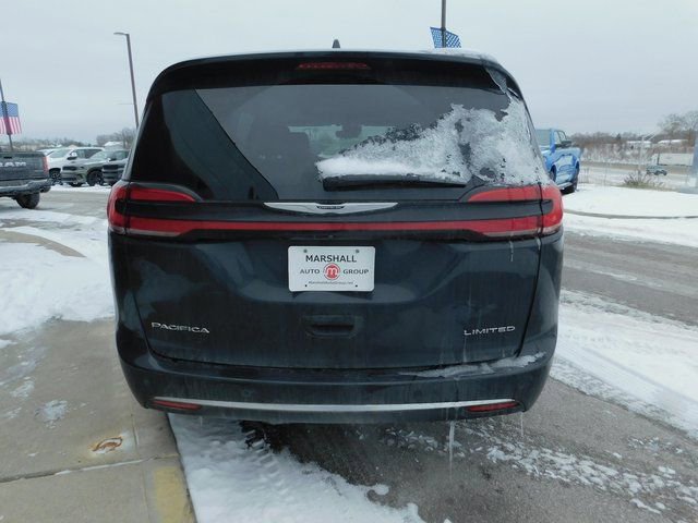 Used 2024 Chrysler Pacifica Limited image 29