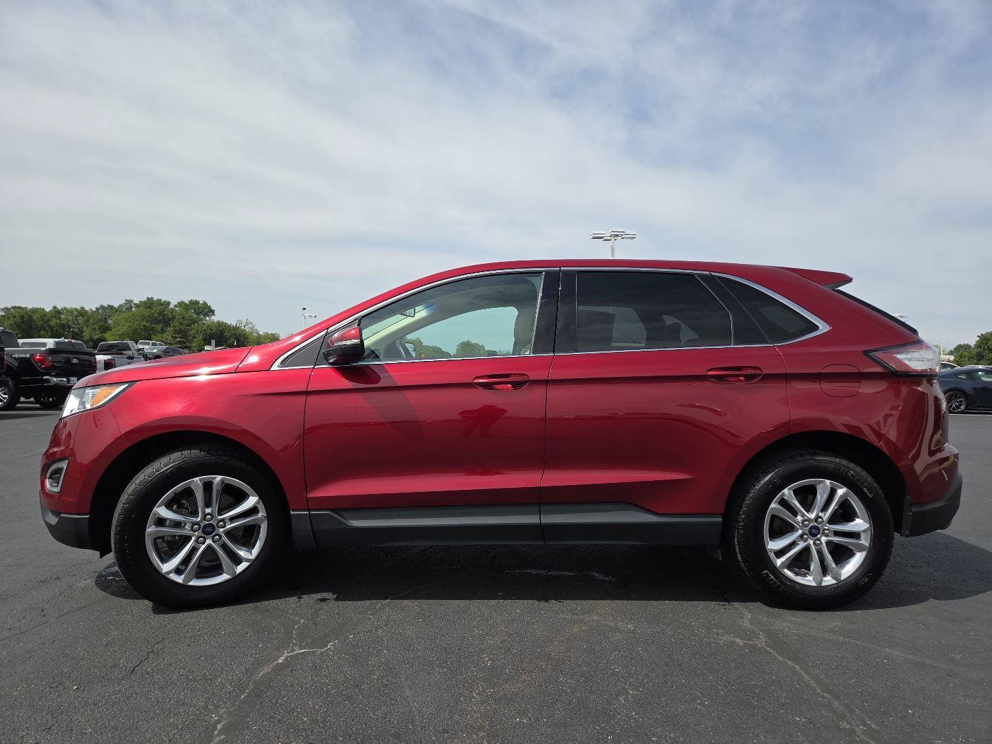 Used 2018 Ford Edge SEL w/ Equipment Group 201A FWD image 12