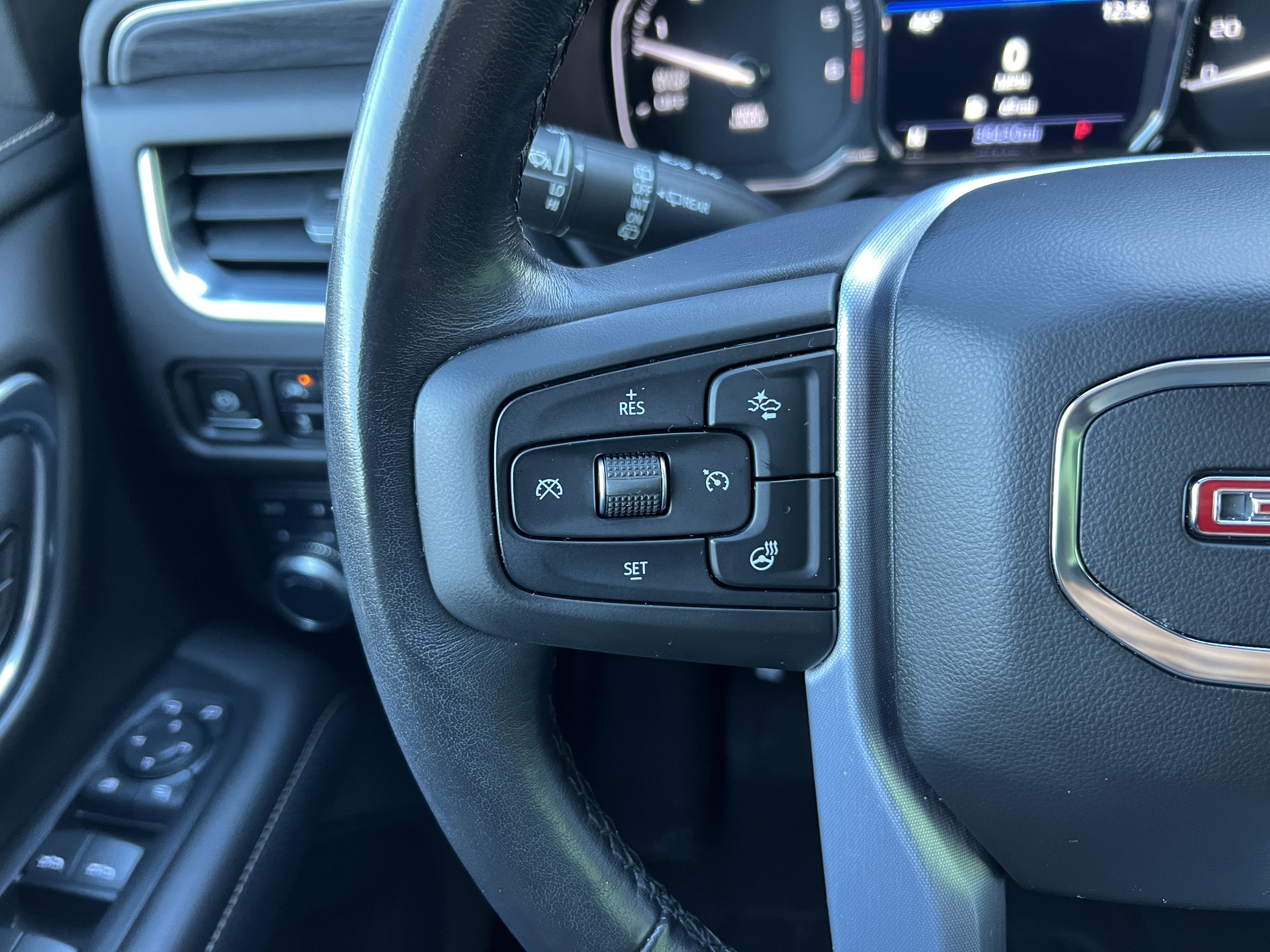 Certified 2021 GMC Yukon SLT w/ SLT Luxury Plus Package image 31