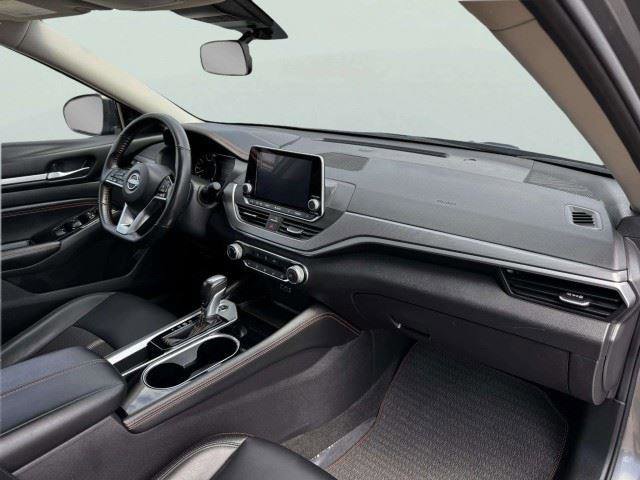 Used 2023 Nissan Altima 2.5 SR FWD image 46