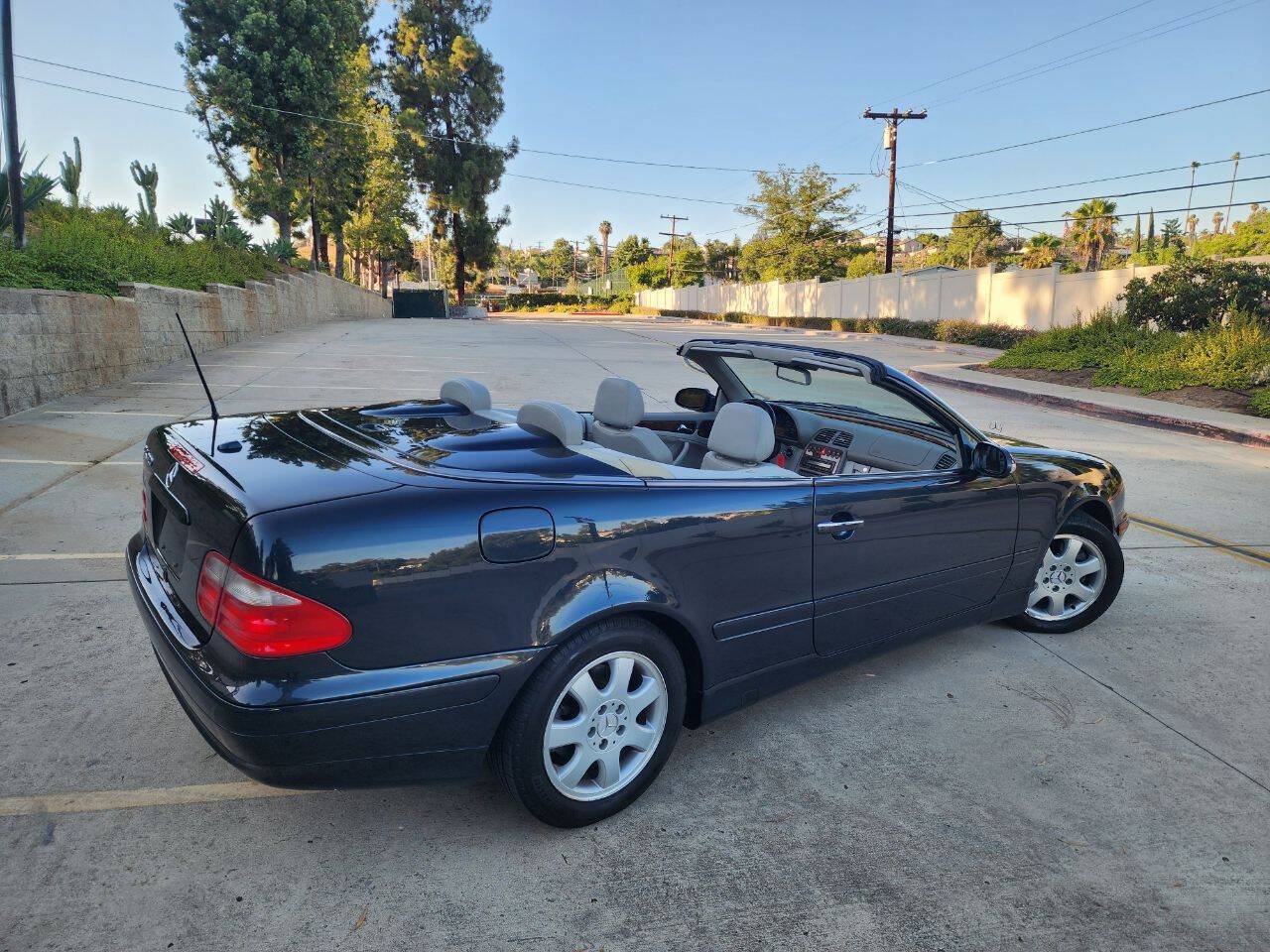 Used 2002 Mercedes-Benz CLK 320 Cabriolet image 6
