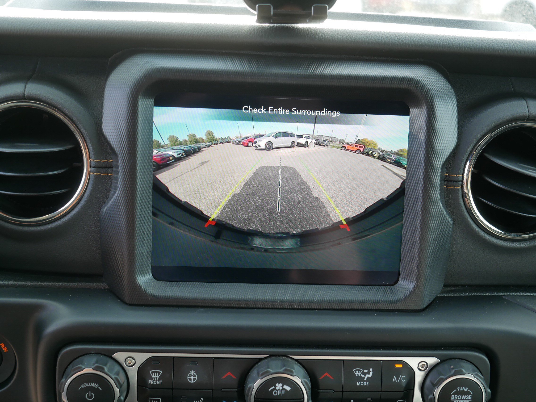 Used 2022 Jeep Wrangler Unlimited Sahara AWD/4WD image 27