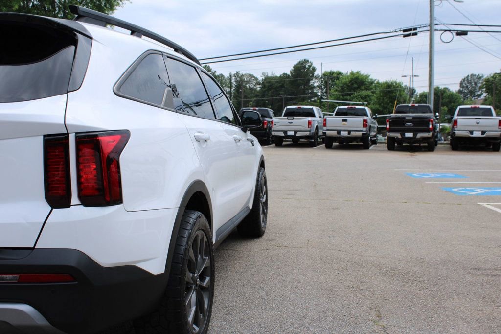Used 2021 Kia Sorento EX w/ EX AWD X-Line Package image 11