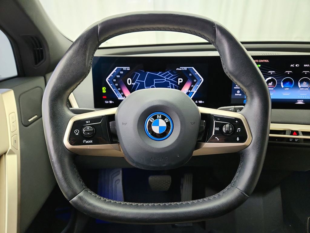 Used 2023 BMW iX xDrive50 w/ Sport Package AWD/4WD image 15