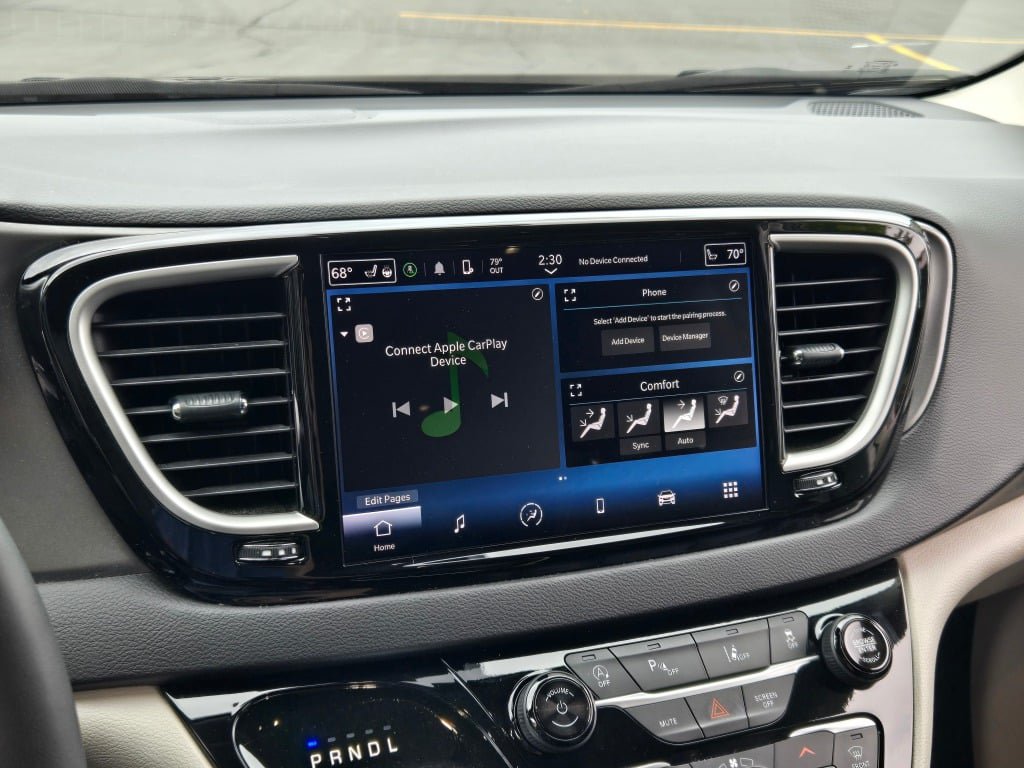 Used 2024 Chrysler Pacifica Touring-L FWD image 25