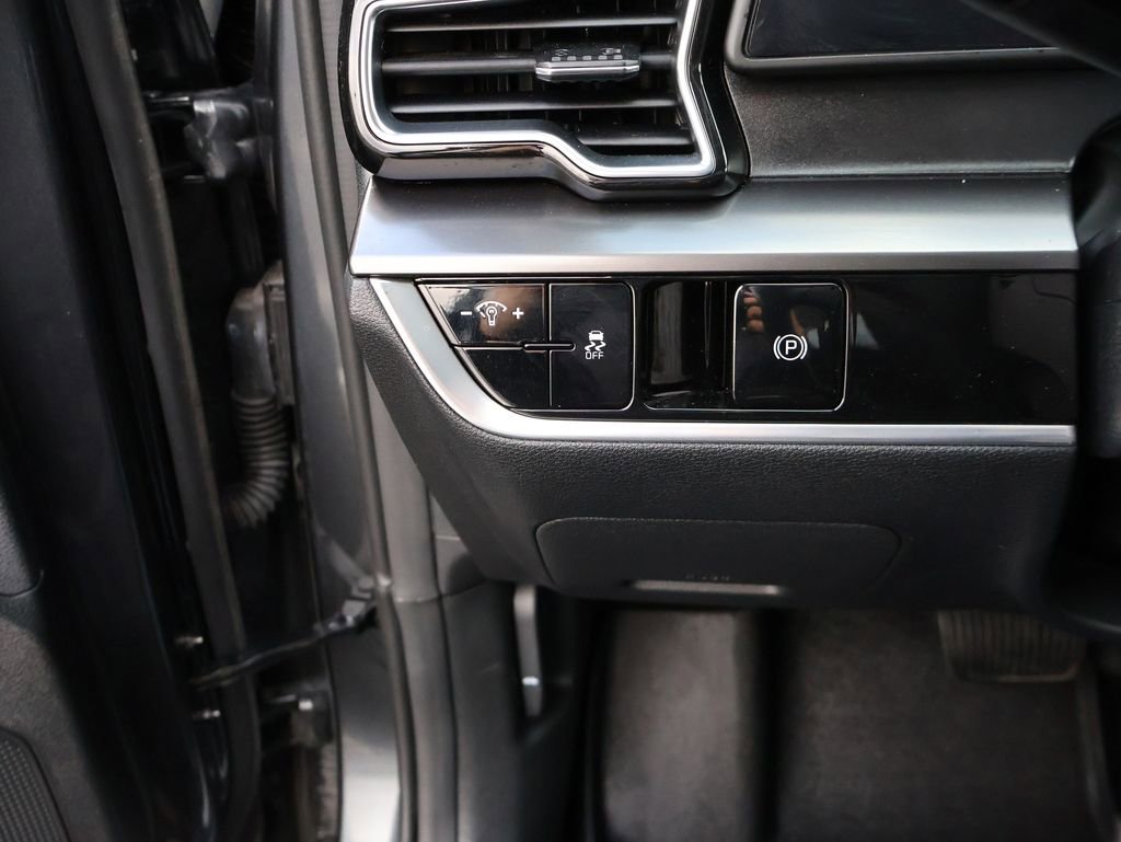 Used 2024 Kia Sportage EX image 37