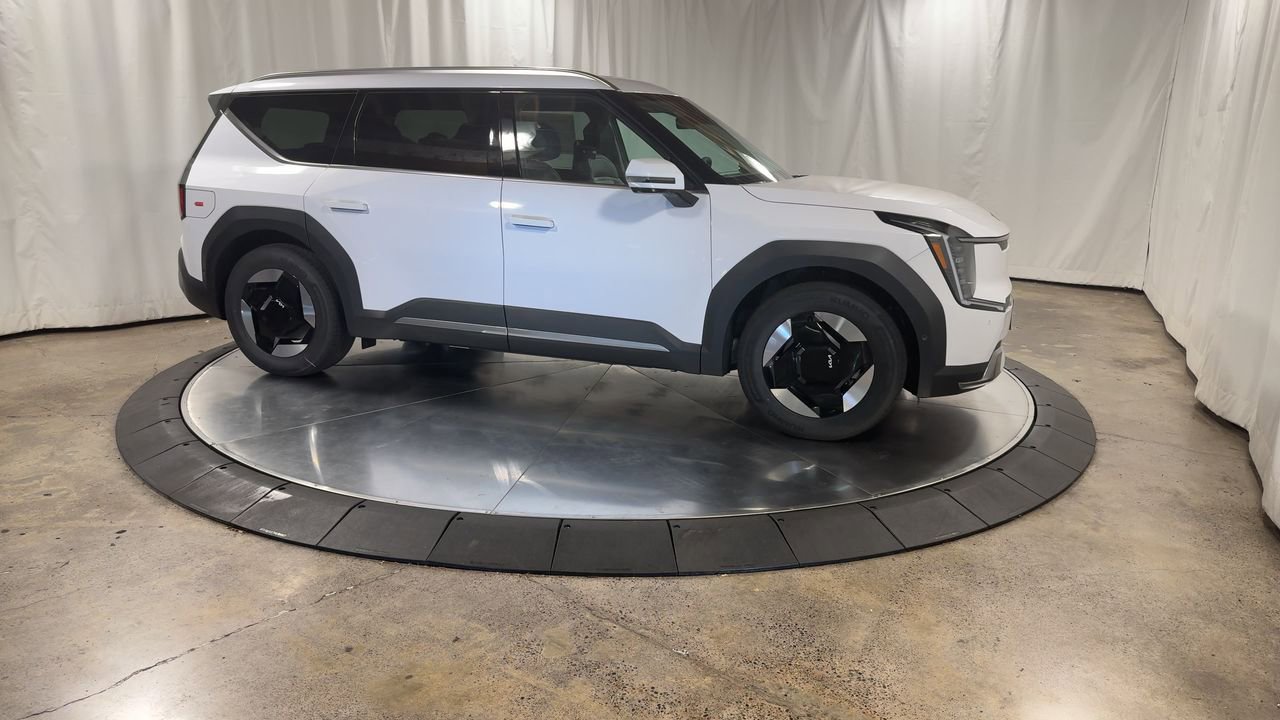 New 2026 Kia EV9 Wind image 3