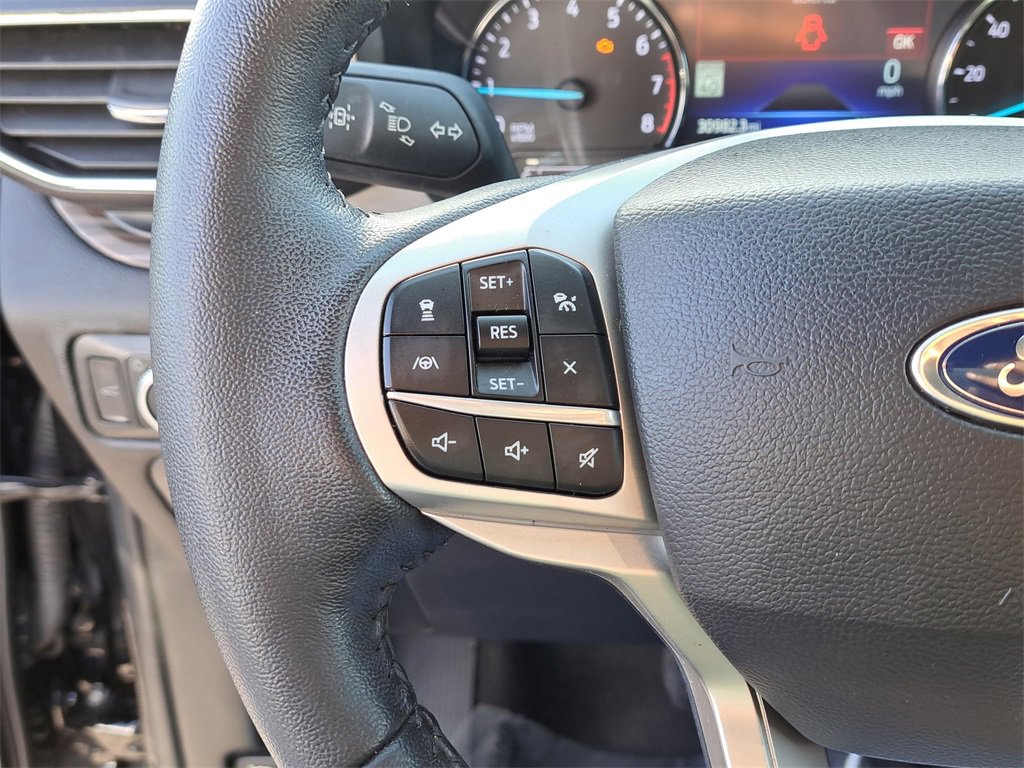 Certified 2022 Ford Explorer Limited w/ Equipment Group 301A image 17
