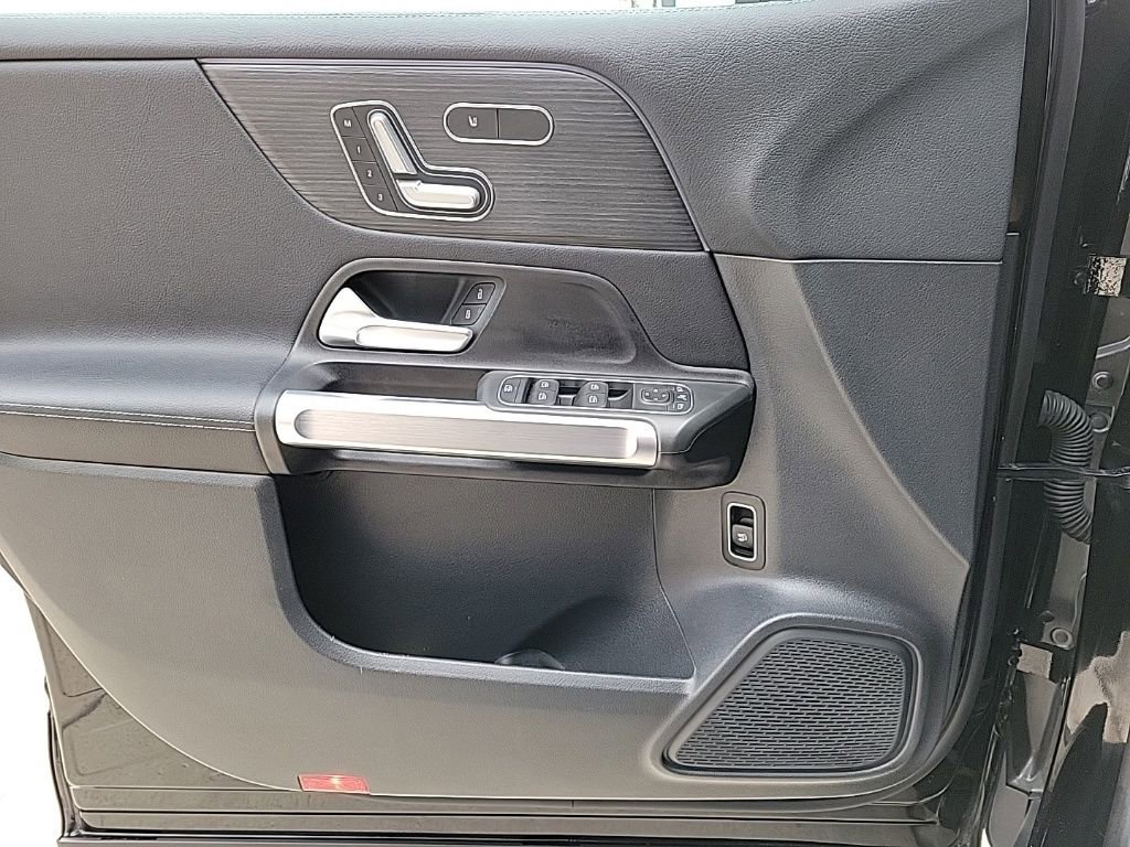 Used 2022 Mercedes-Benz GLB 250 4MATIC image 30