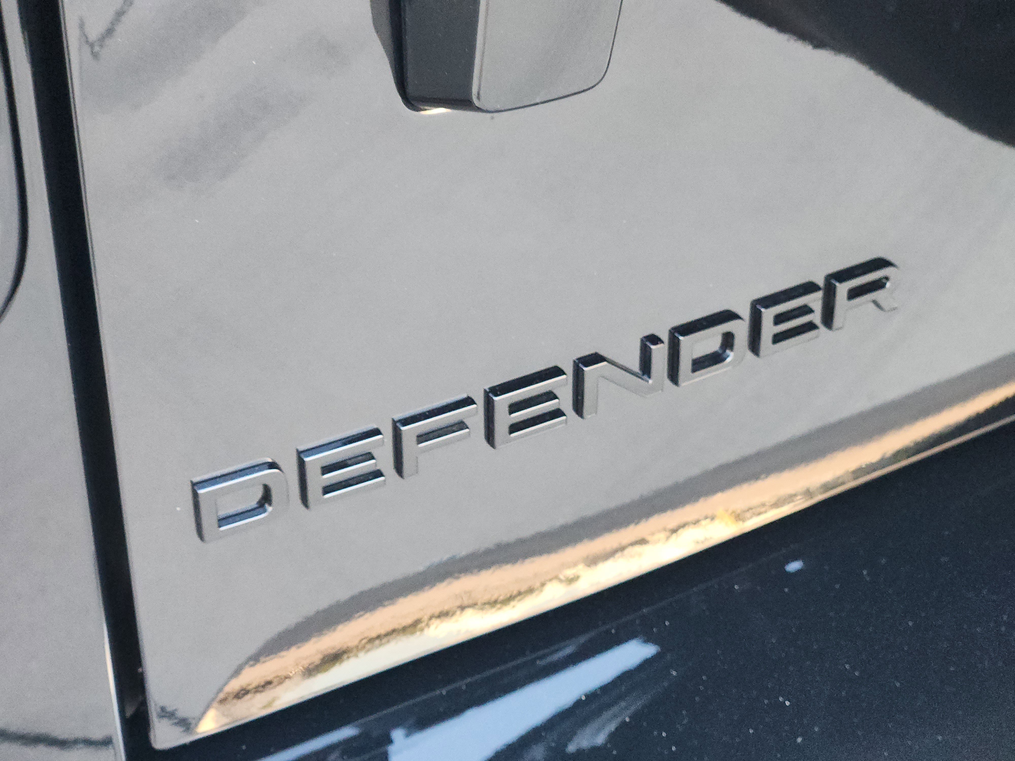 New 2026 Land Rover Defender 110 X-Dynamic SE image 11