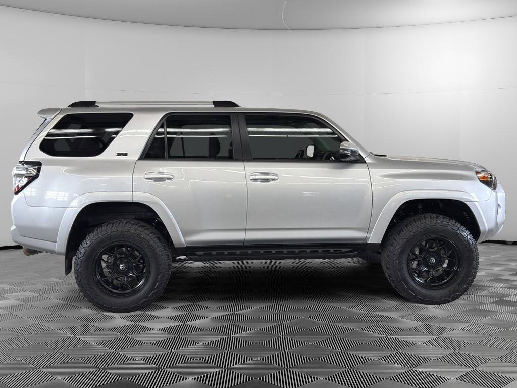 Used 2023 Toyota 4Runner SR5 Premium w/ Moonroof Package AWD/4WD image 4