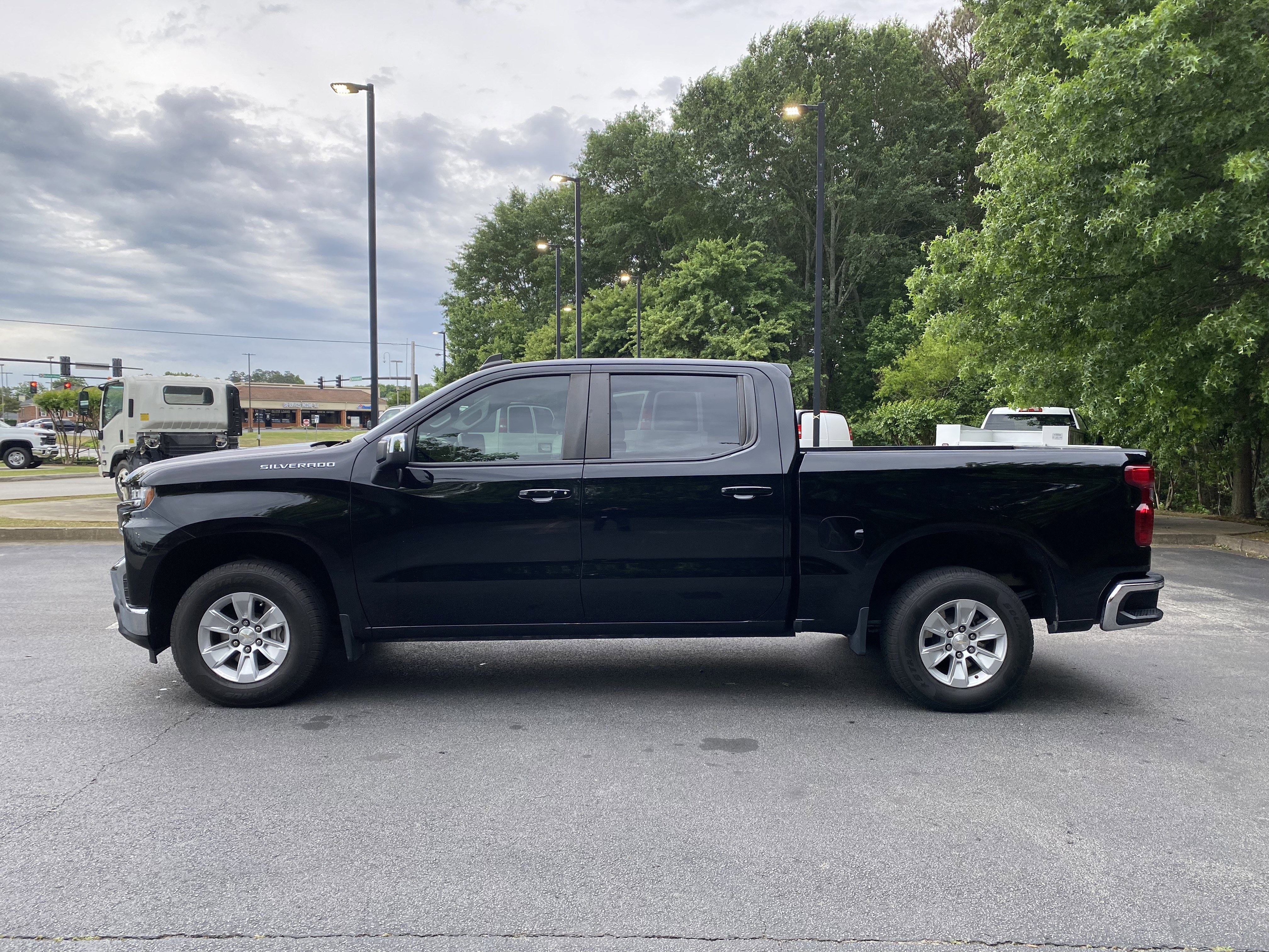 Used 2022 Chevrolet Silverado 1500 LT w/ Bed Protection Package RWD image 6