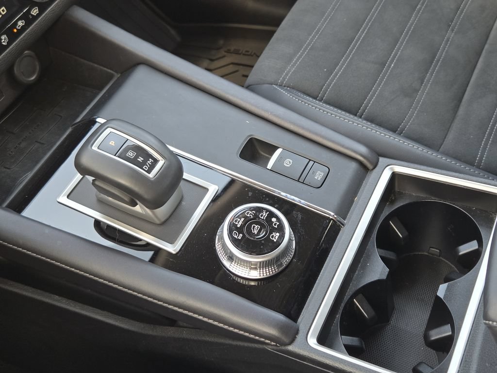 Used 2024 Mitsubishi Outlander SE AWD/4WD image 15