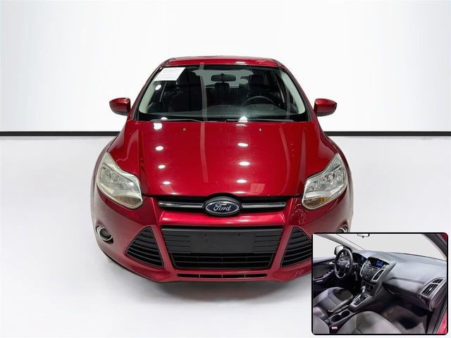 Used 2012 Ford Focus SE FWD image 2