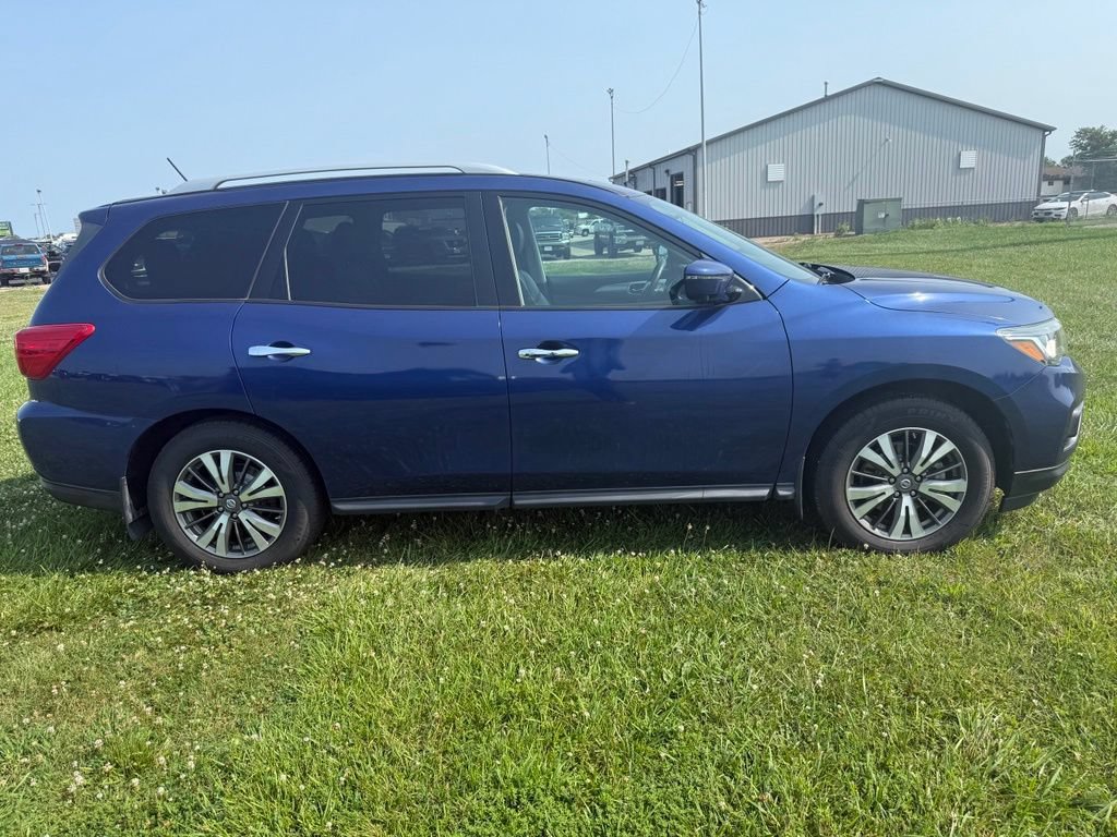 Used 2017 Nissan Pathfinder SL w/ SL Premium Package FWD image 4
