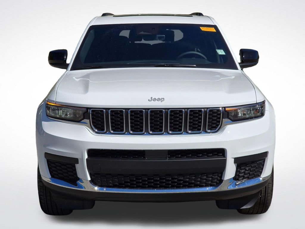 Used 2025 Jeep Grand Cherokee L Laredo image 14