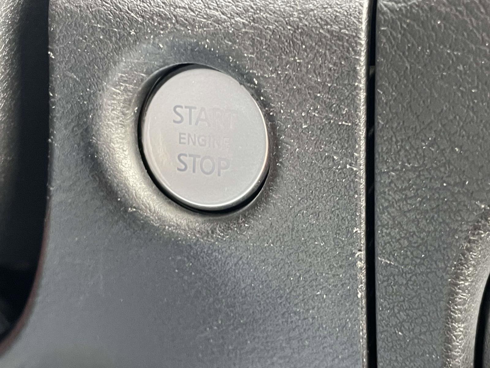 Used 2022 Nissan Frontier PRO-4X image 24