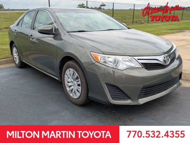 Used 2014 Toyota Camry LE FWD image 1