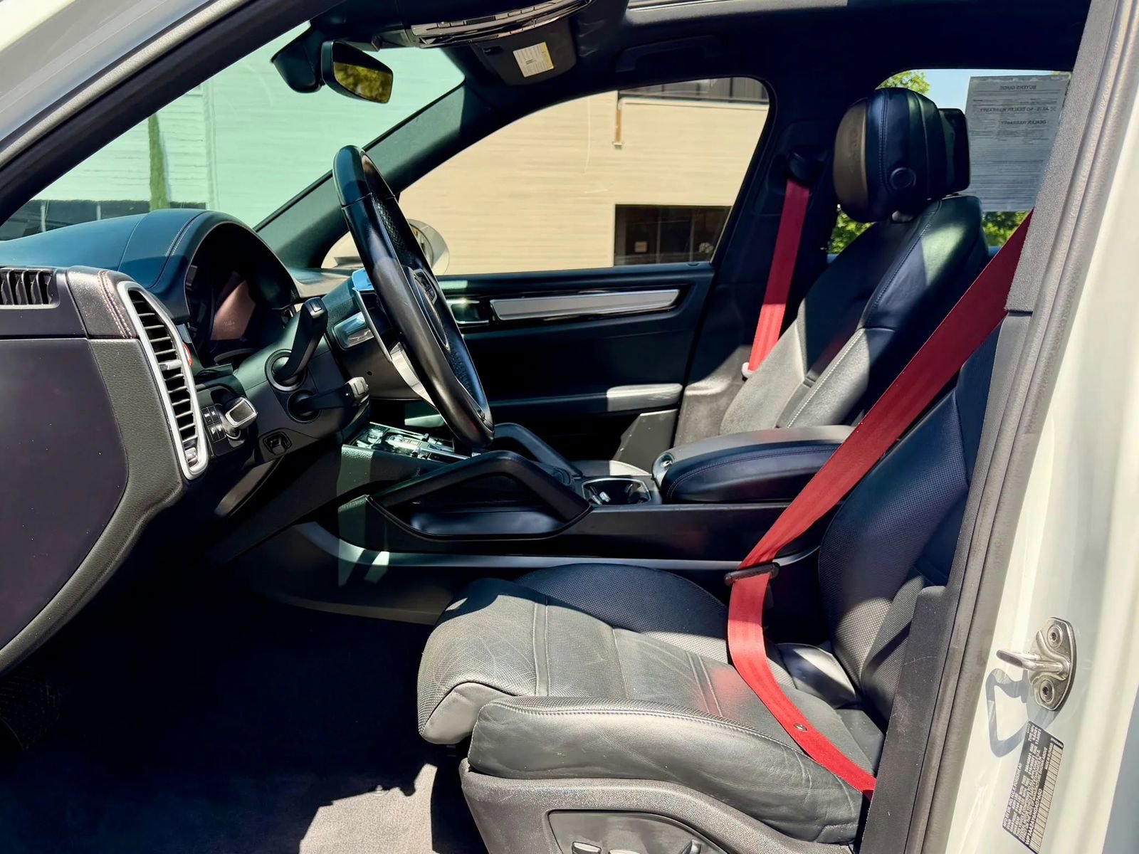 Used 2022 Porsche Cayenne Platinum Edition w/ Premium Package Plus AWD/4WD image 7