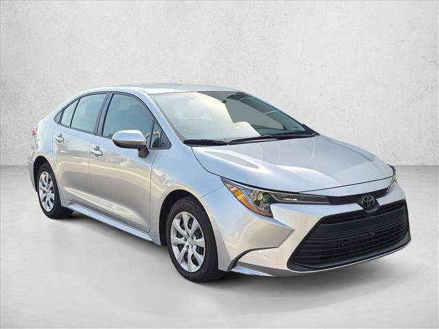 Used 2023 Toyota Corolla LE image 3