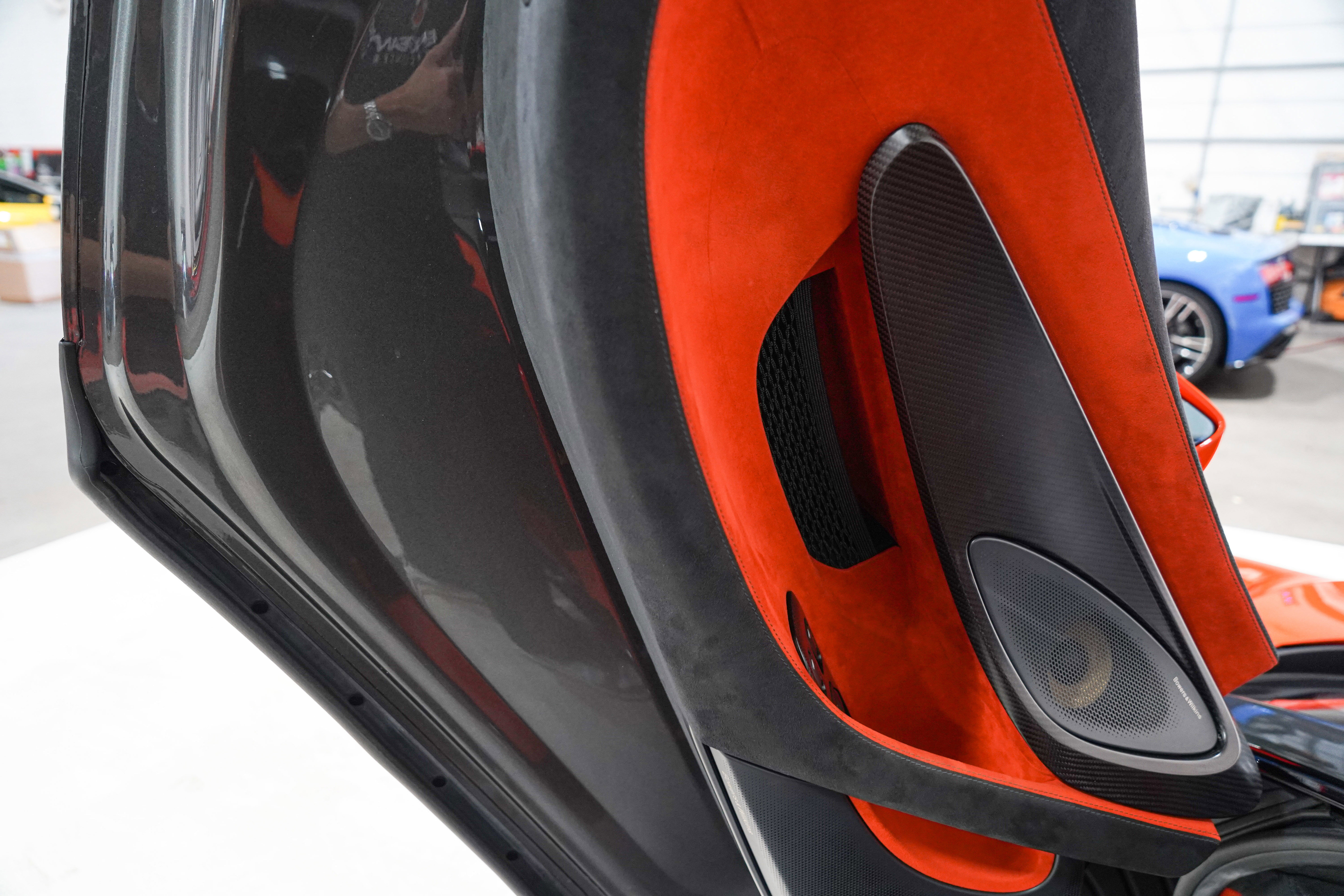 Used 2020 McLaren 600LT Spider RWD image 21