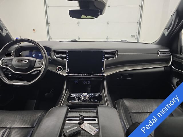Used 2022 Jeep Wagoneer Series III w/ Convenience Group I AWD/4WD image 14